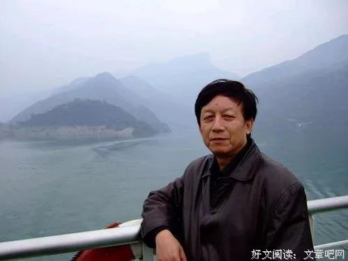 易中天：读书如恋爱，总得“肌肤相亲” 