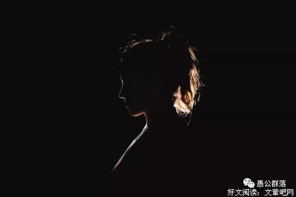 在昆明开往上海的列车上 