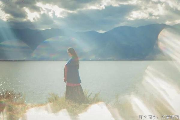 住在出租车上的母女 